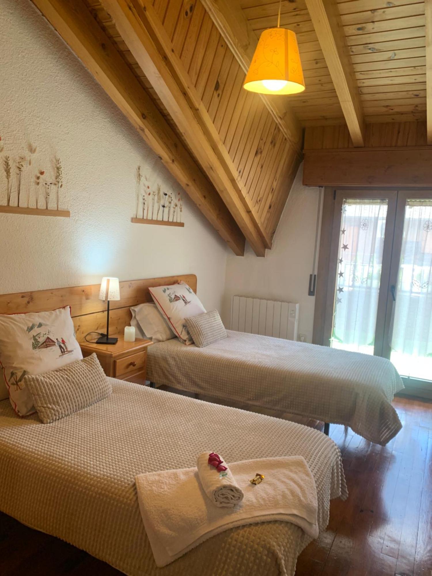Apartamento Ático con encanto en Bellver de Cerdanya Exterior foto