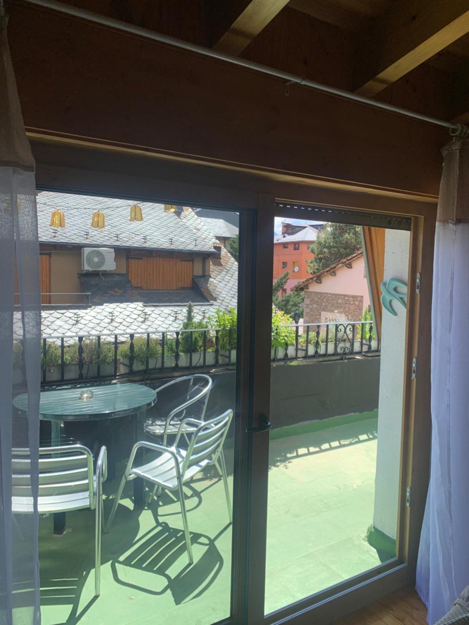 Apartamento Ático con encanto en Bellver de Cerdanya Exterior foto