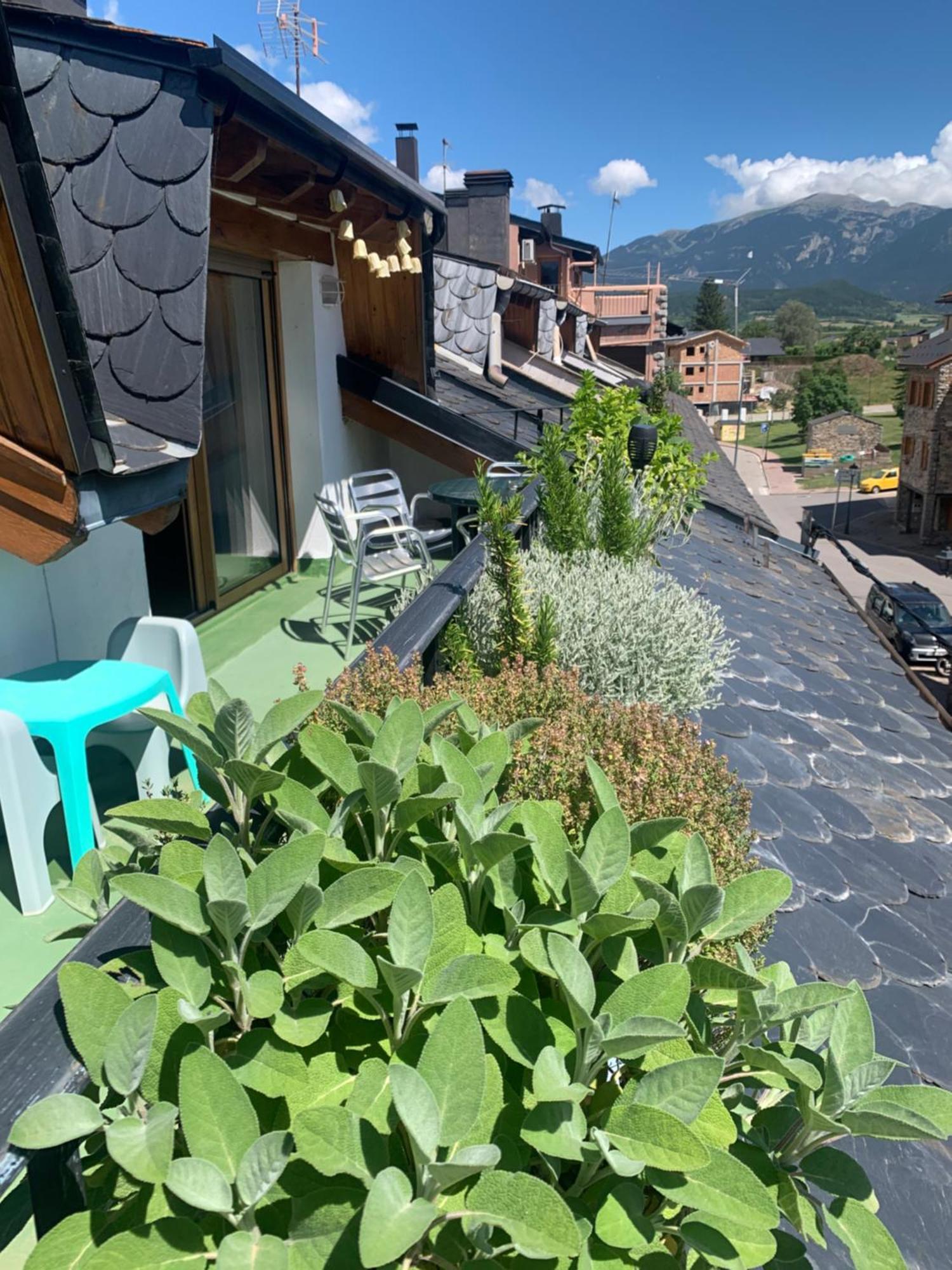 Apartamento Ático con encanto en Bellver de Cerdanya Exterior foto