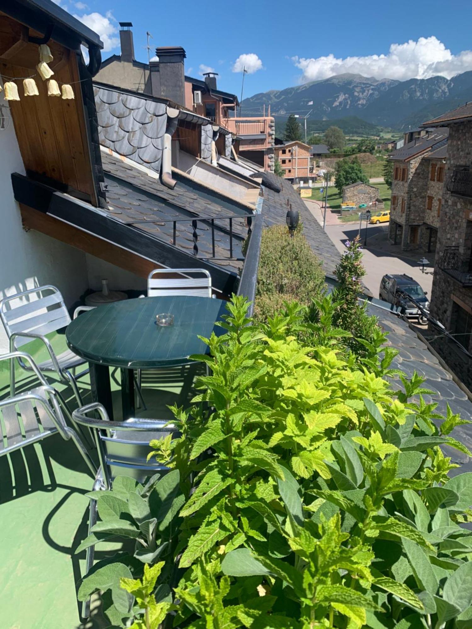 Apartamento Ático con encanto en Bellver de Cerdanya Exterior foto