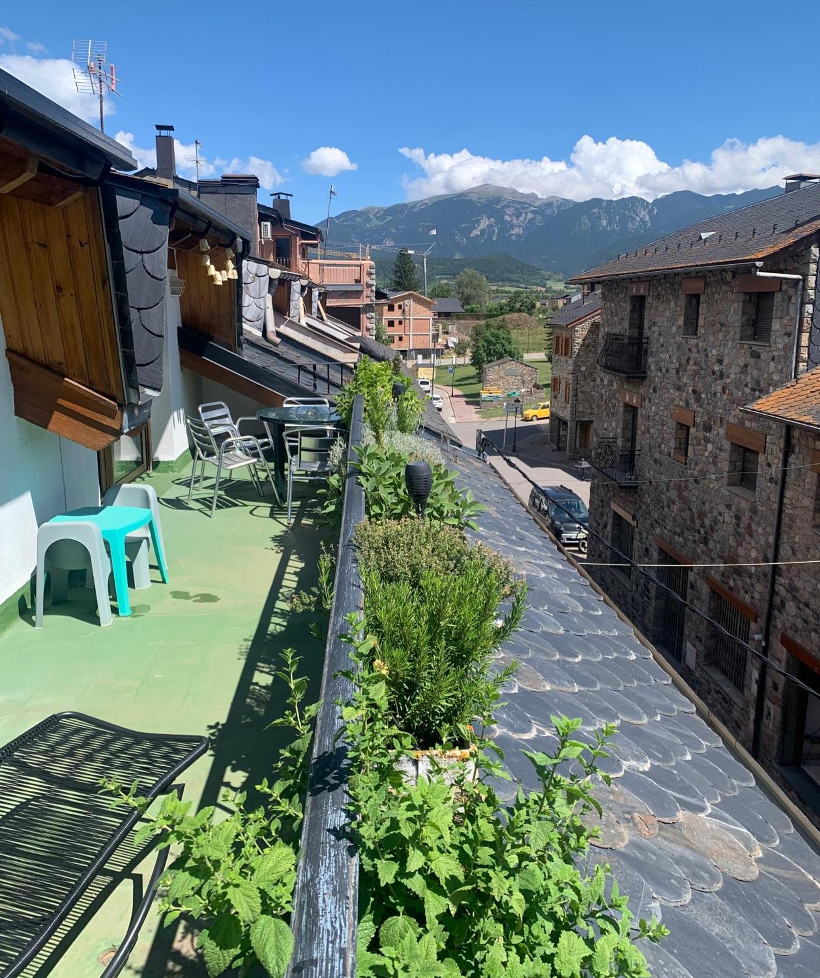 Apartamento Ático con encanto en Bellver de Cerdanya Exterior foto
